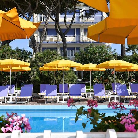 Hotel Majestic Lido di Jesolo Exterior photo