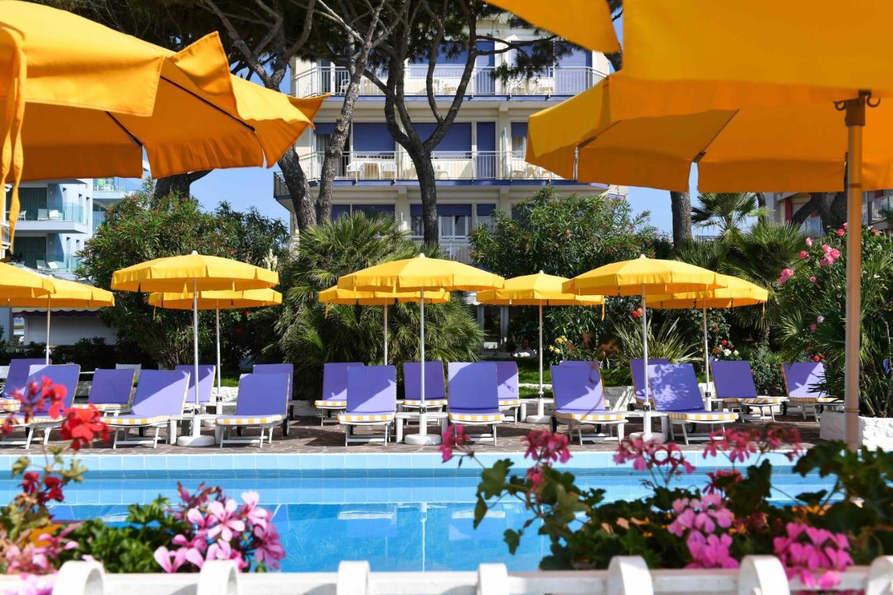 Hotel Majestic Lido di Jesolo Exterior photo