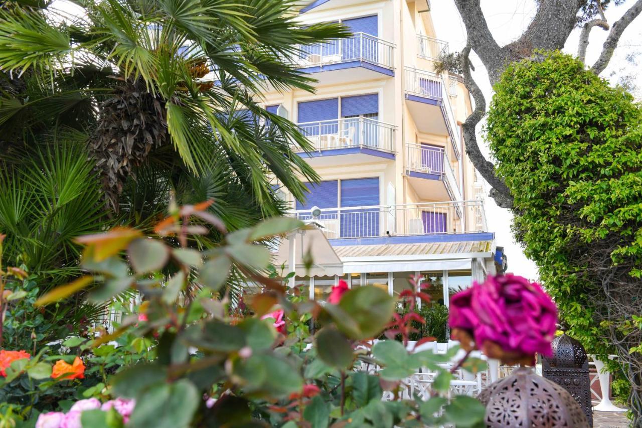 Hotel Majestic Lido di Jesolo Exterior photo